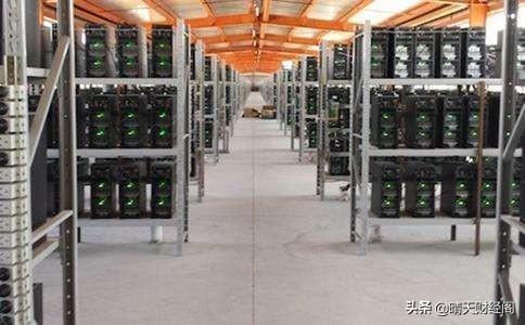 比特币跌破挖矿成本<strong></p>
<p>比特币矿机</strong>，矿场主还会继续挖矿吗？