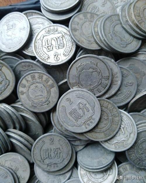 1956年2分硬币错版币<strong></p>
<p>币小哥</strong>，国徽3个红五星多少钱？