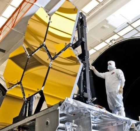 金子是一种金属<strong></p>
<p>币鸟</strong>,不能吃不能穿,可几千年来人们一直在追求它,金到底有什么作用呢?